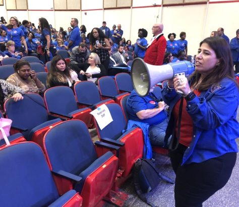 Broward Teachers Union (BTU) president Anna Fusco addressing a crowd prior to the pandemic.