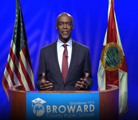 Superintendent Robert Runcie resigns